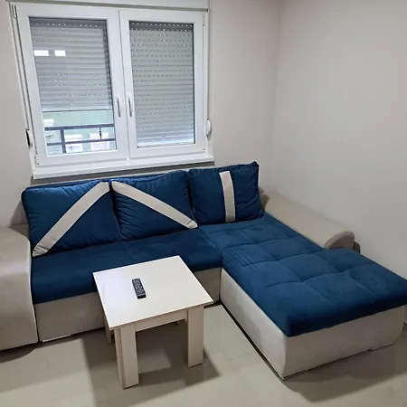 Lux Trosoban * Sremska Mitrovica
