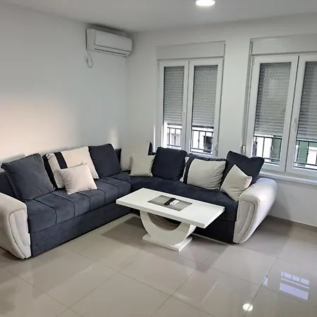 아파트 Lux Trosoban