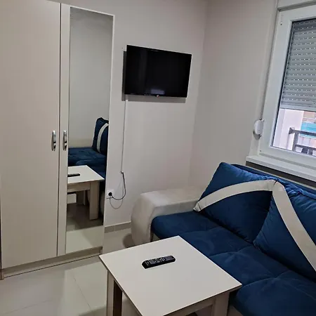 Lux Trosoban Apartment Sremska Mitrovica