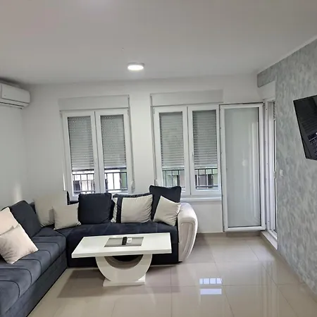 Apartment Lux Trosoban Sremska Mitrovica