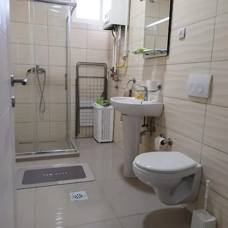 Lux Trosoban 아파트