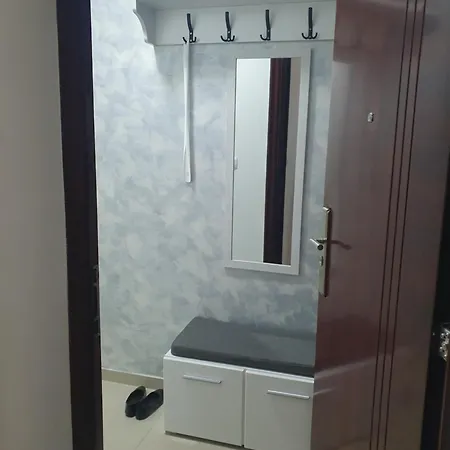 Lux Trosoban Sremska Mitrovica