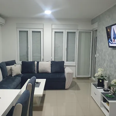 Lux Trosoban Apartment Sremska Mitrovica