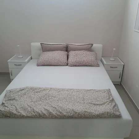 Lux Trosoban Apartment *