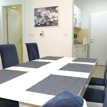 아파트 Lux Trosoban *