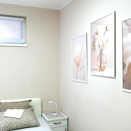 Lux Trosoban 스렘스카 미트로비차